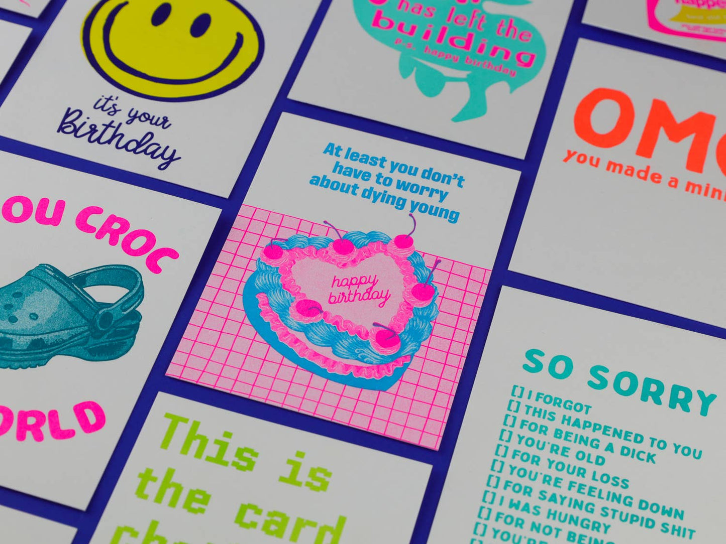 Retro sjov kirsebær hjerteformet kage Tillykke med fødselsdagen - MoodTiles