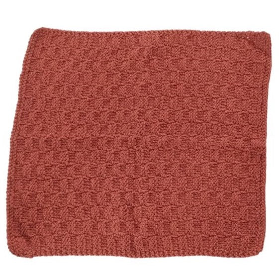 Rustfarvet strikket karklud. Hjemmestrikket karklud i økologisk bomuld. Godt for miljøet og et bæredygtigt valg.