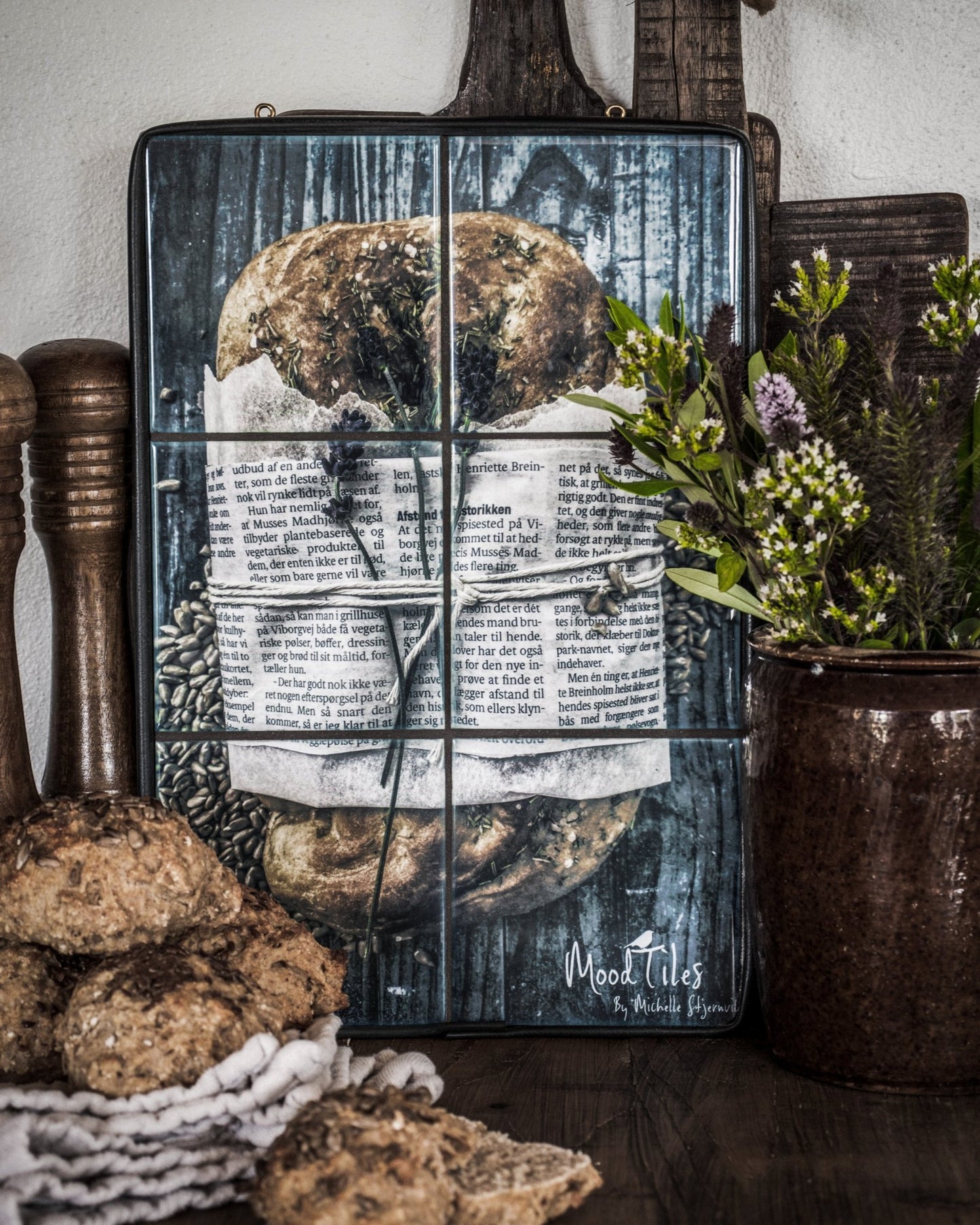 Meget smukt flisebillede fra MoodTiles som forestiller lækkert bagværk. Til dig som elsker mad og som gerne vil give dit køkken sjæl og en unik følelse. Perfekt i det franske landstils køkken