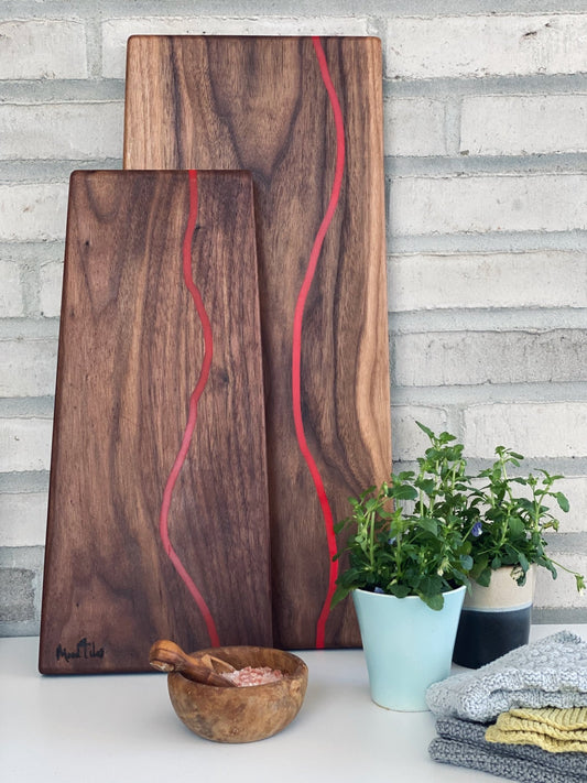 Skærebræt med epoxy neon pink vein