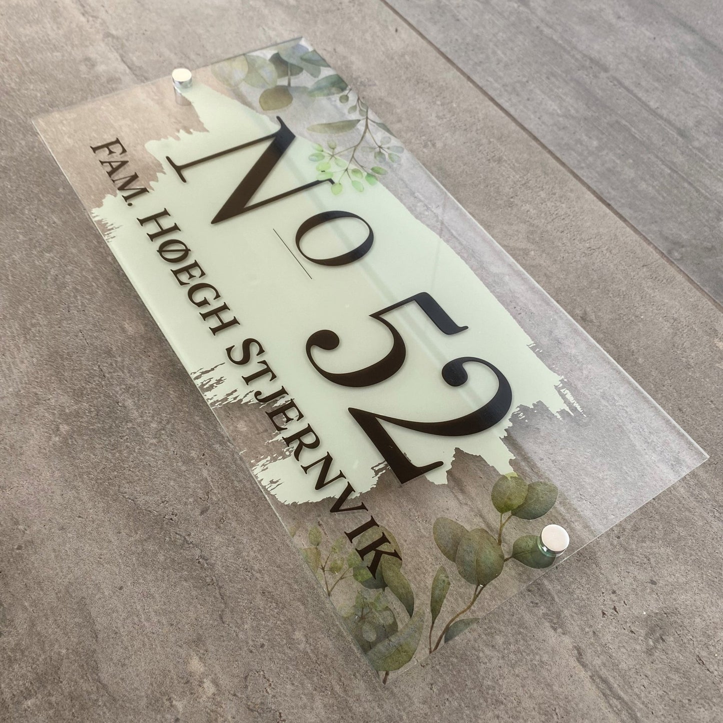 Stort Akryl skilt med husnummer og navn - MoodTiles