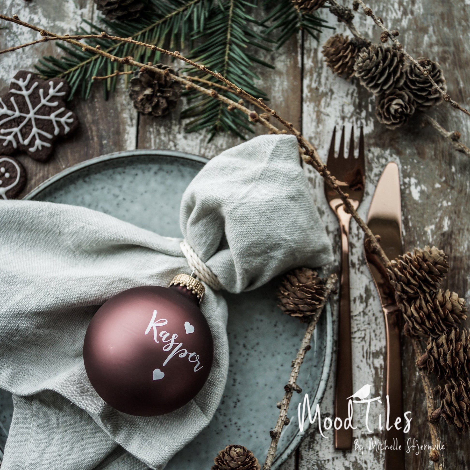 7cm Julekugle med navn - Flere farver - MoodTiles