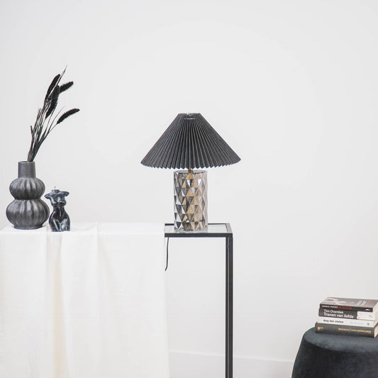 Housevitamin Bordlampe med glasfod - røgglas - MoodTiles