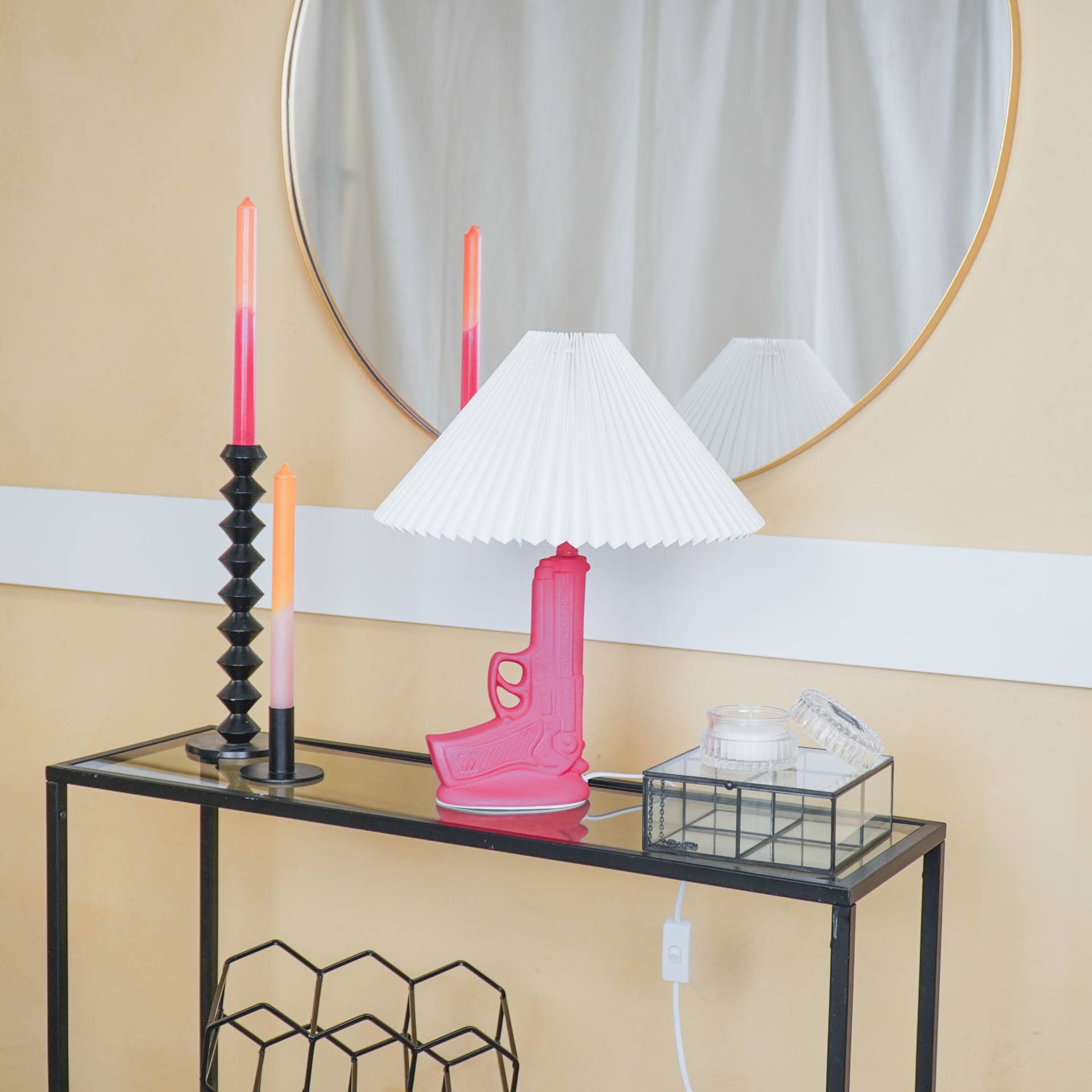 Housevitamin Gun Bordlampe - Keramik - Neon Pink - MoodTiles