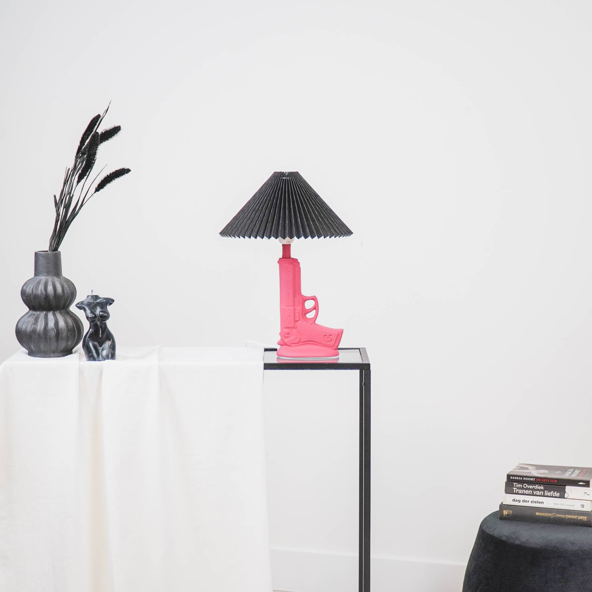 Housevitamin Gun Bordlampe - Keramik - Neon Pink - MoodTiles
