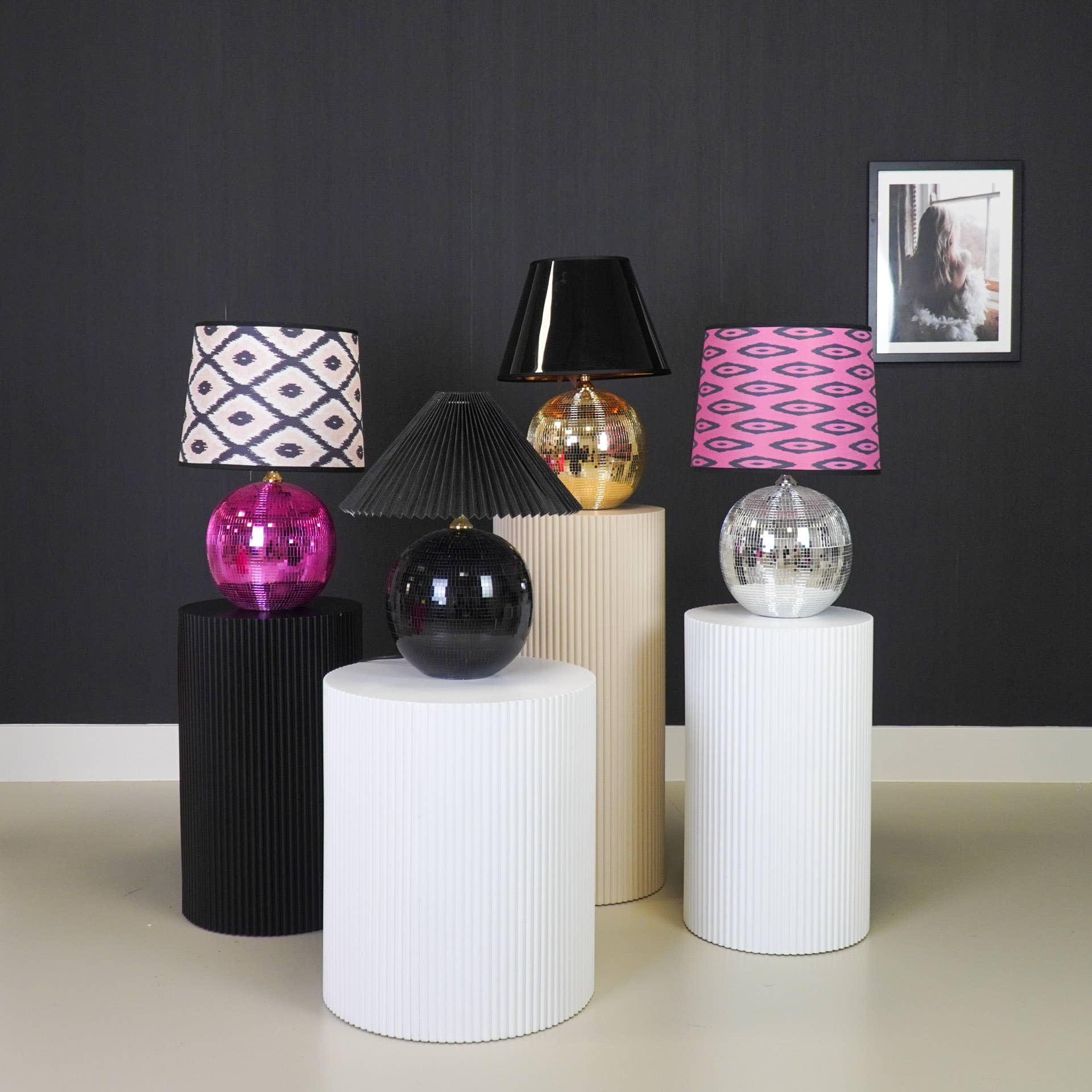 Lampe - Bordlampe Diskokugle - Glas - Sort - 20x20x20cm - MoodTiles