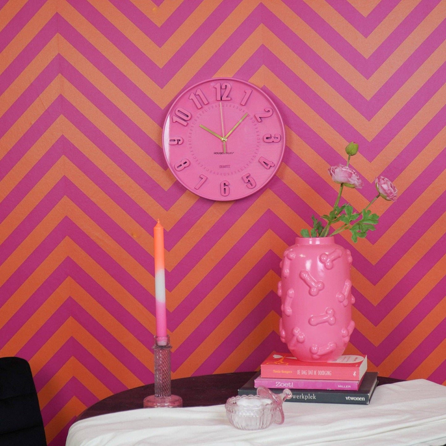 Ur - Vægur Numre - Neon Pink - 30x30x4cm - MoodTiles