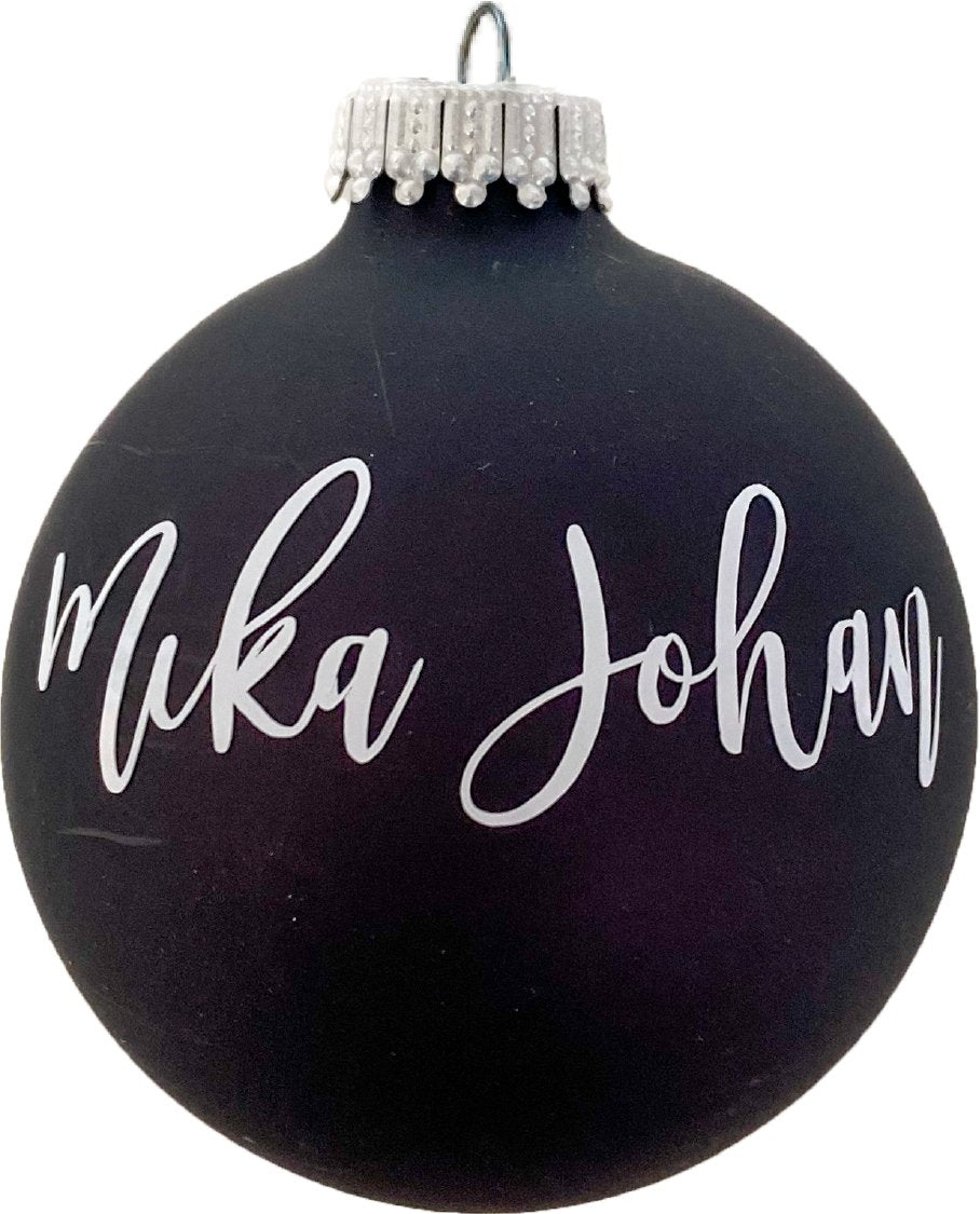 sort julekugle med navn, design din egen julekugle med navn. MoodTiles